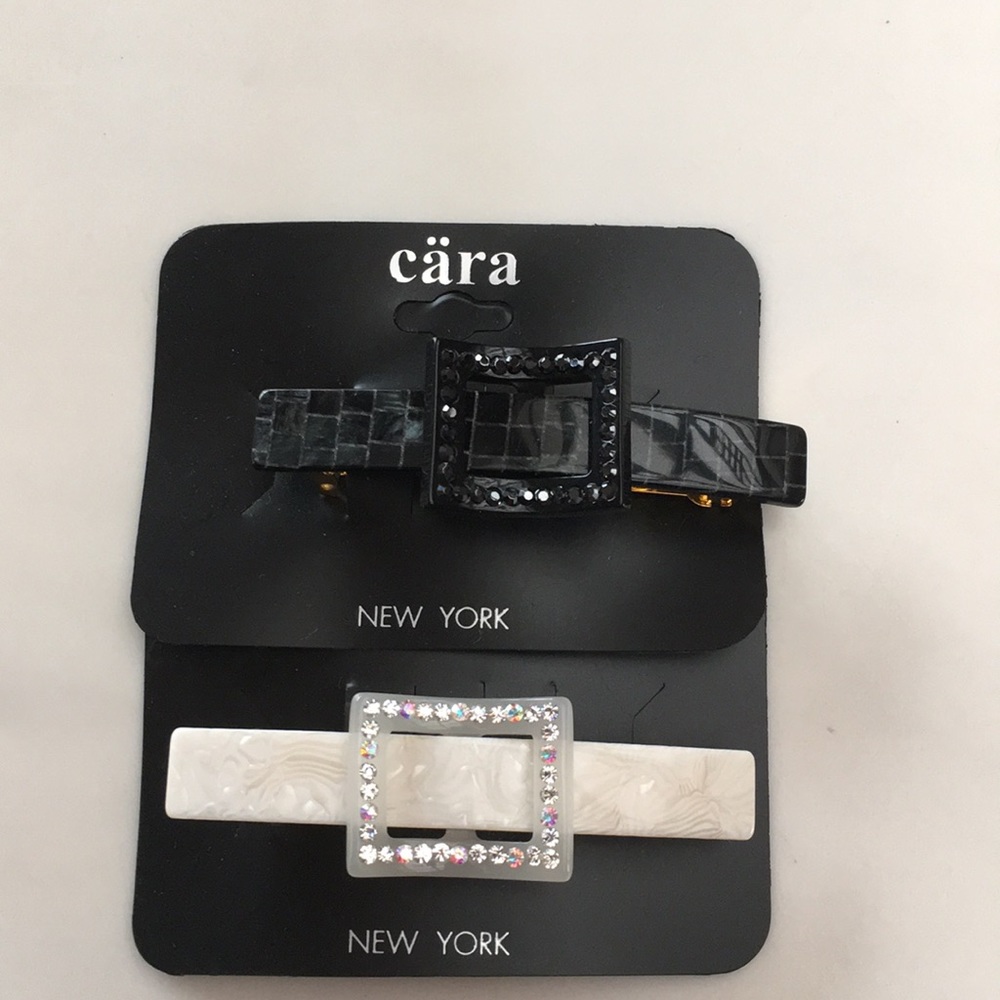 NWT Set Of 2 hair clips
